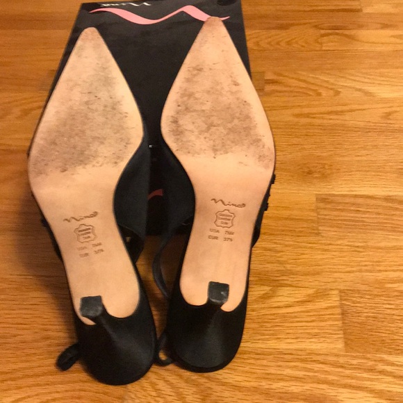 Shoes - Picture 4 of 5